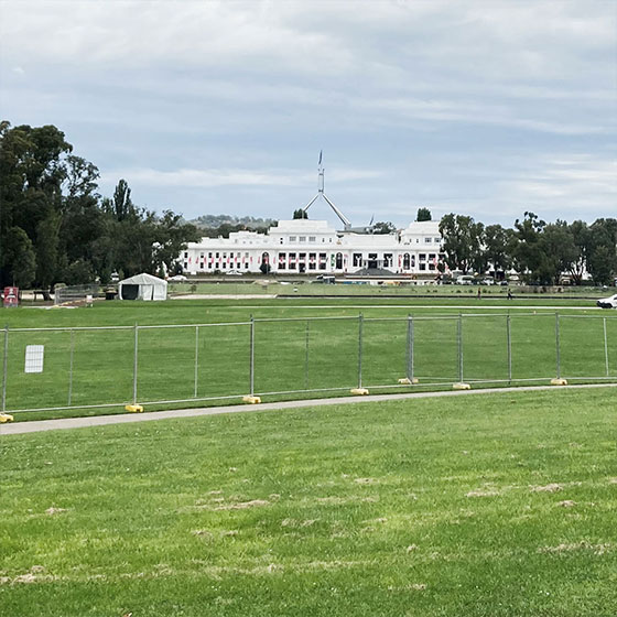 1300TempFence-temporary-fencing-installed-in-front-of-Parliament-House-for-an-event-in-Canberra-ACT